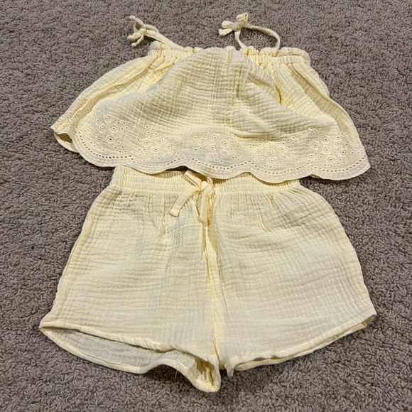 3 matching sets. Never got a chance to wear these 😕 - Picture 3 of 4